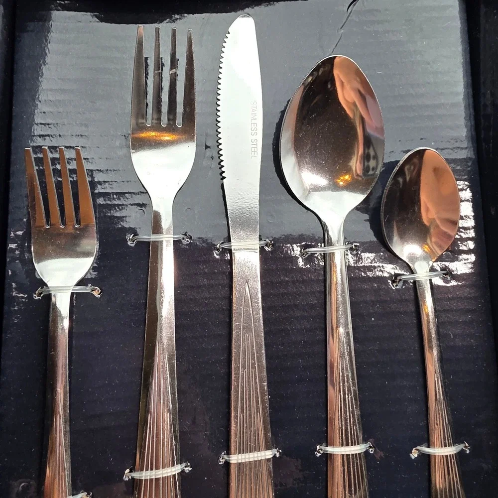 Home Basics 20 Piece Stainless Steel Flatware Set Service for 4 FS37432 Silver